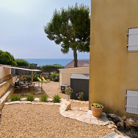 Apartmán Calm Private Garden Seaview Shared Pool Parking *