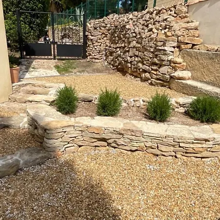 Calm Private Garden Seaview Shared Pool Parking Appartement