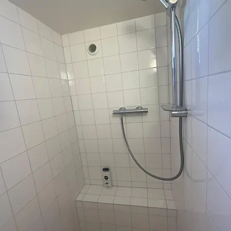 Calm Private Garden Seaview Shared Pool Parking 公寓 邦多勒