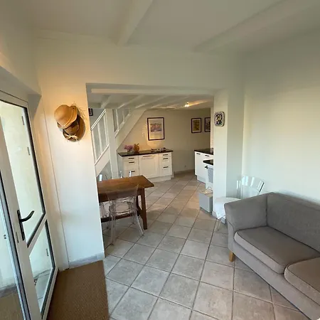 Calm Private Garden Seaview Shared Pool Parking בנדול