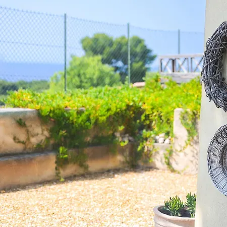 Lägenhet Calm Private Garden Seaview Shared Pool Parking