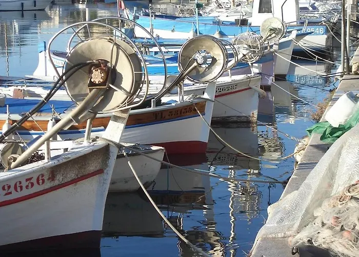 Calm Private Garden Seaview Shared Pool Parking Appartement Bandol