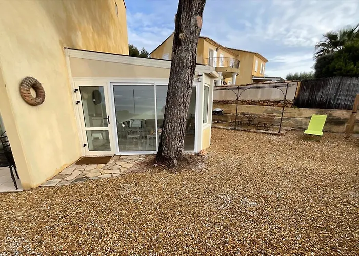 Calm Private Garden Seaview Shared Pool Parking Appartement *