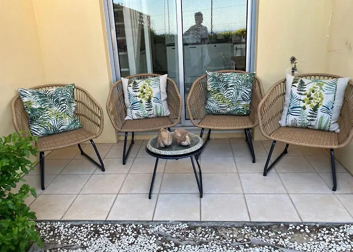 Calm Private Garden Seaview Shared Pool Parking Bandol