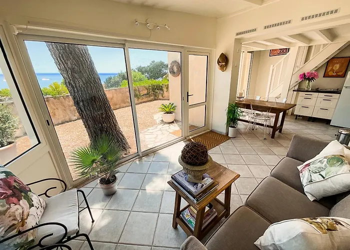 Calm Private Garden Seaview Shared Pool Parking Appartement *