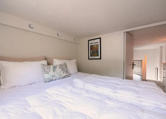 Calm Private Garden Seaview Shared Pool Parking Appartement